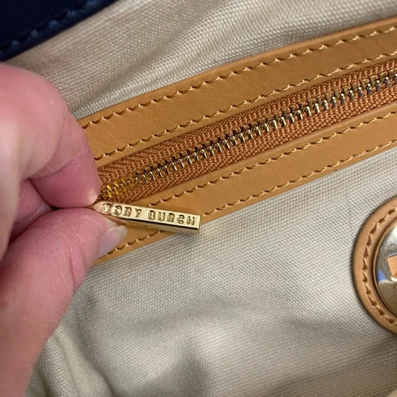 Tory Burch Jaden Tote - Picture 8 of 12